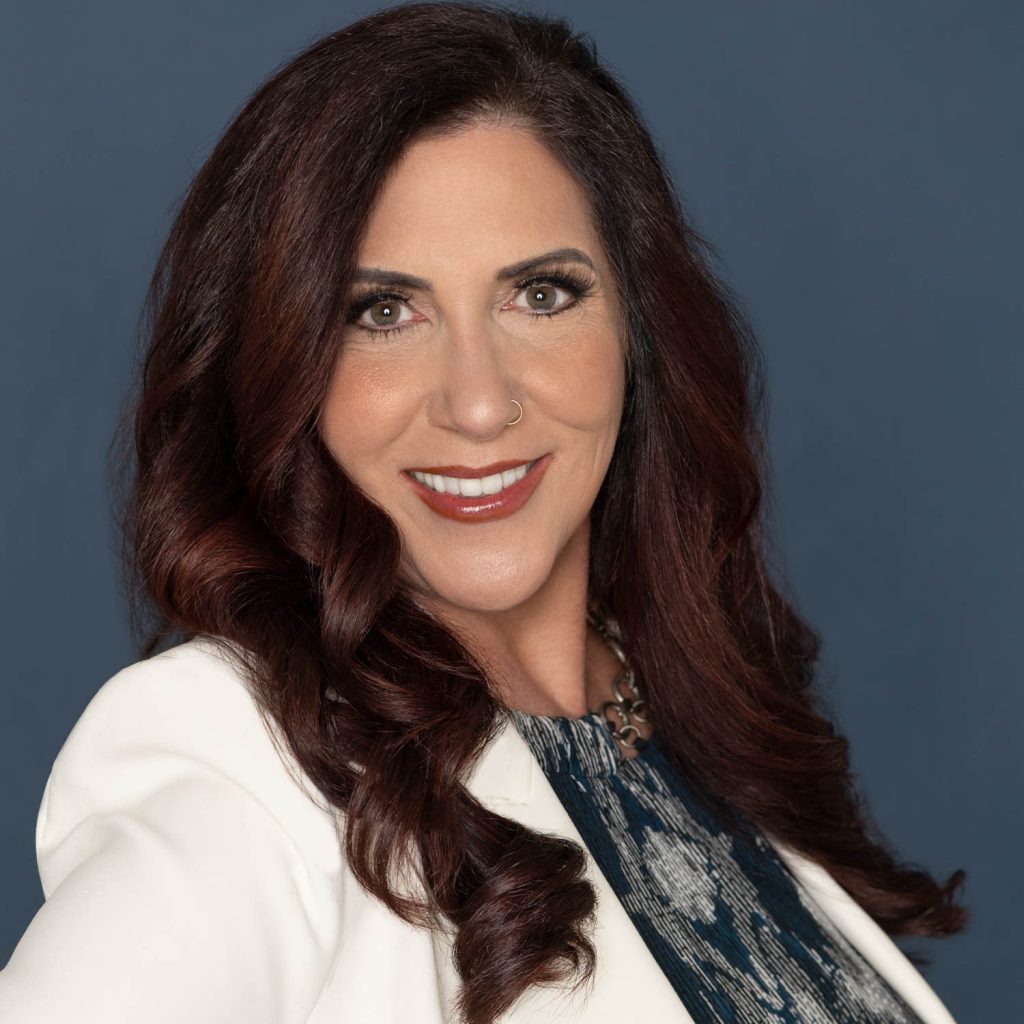 Profile_Deb_Gautheir_Headshots_by_Taylor-Roman_Photography-5